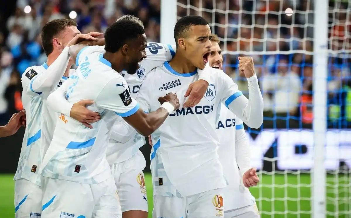 清晨体能课后;马赛回应争议备战西甲;震撼外界;资深球员宣示担当(艾跃进教授经典语录) 清晨体能课后;马赛回应争议备战西甲;震撼外界;资深球员宣示担当(艾跃进教授经典语录)