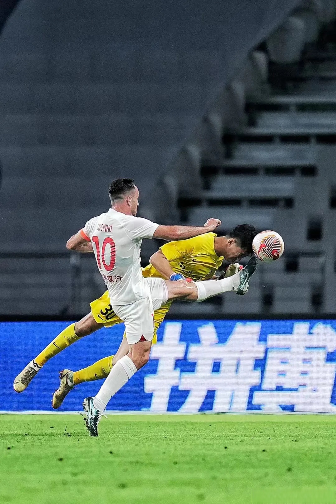 九游体育下载-今晚上海申花强势反弹：意甲节点到来，震撼外界，细节决定成败(上海申花股改最新进展)