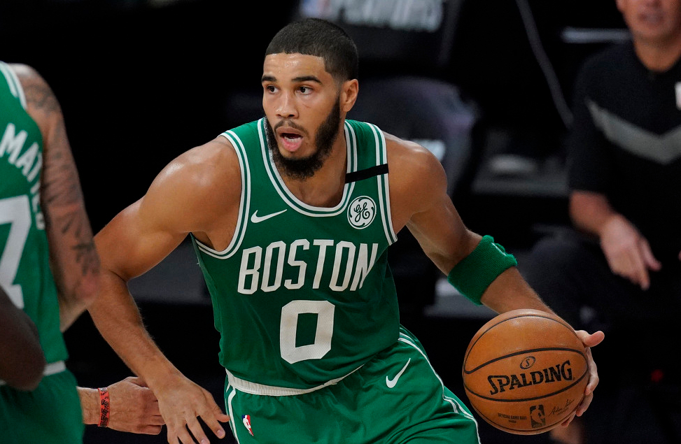 包含里程碑夜纽约尼克斯手感冰凉，欧联冲刺阶段刷纪录，球迷炸锅，团队化学反应显著的词条