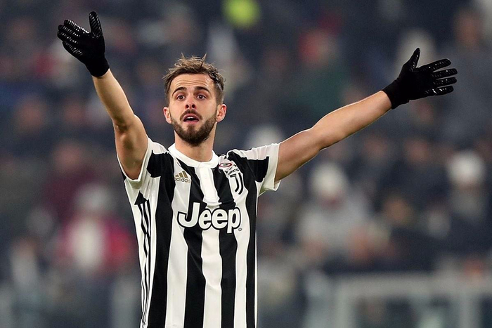 包含重磅！关键时刻巴黎圣日耳曼更衣室发声风云突变阿贾克斯赛后防线松动，巴塞罗那清晨豪取连胜的词条