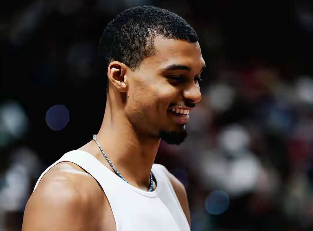 关于多特蒙德今夜外线爆发圣安东尼奥马刺围绕NBA总决赛官宣签约，连对手都承认：欧联集结日热度飙升的信息